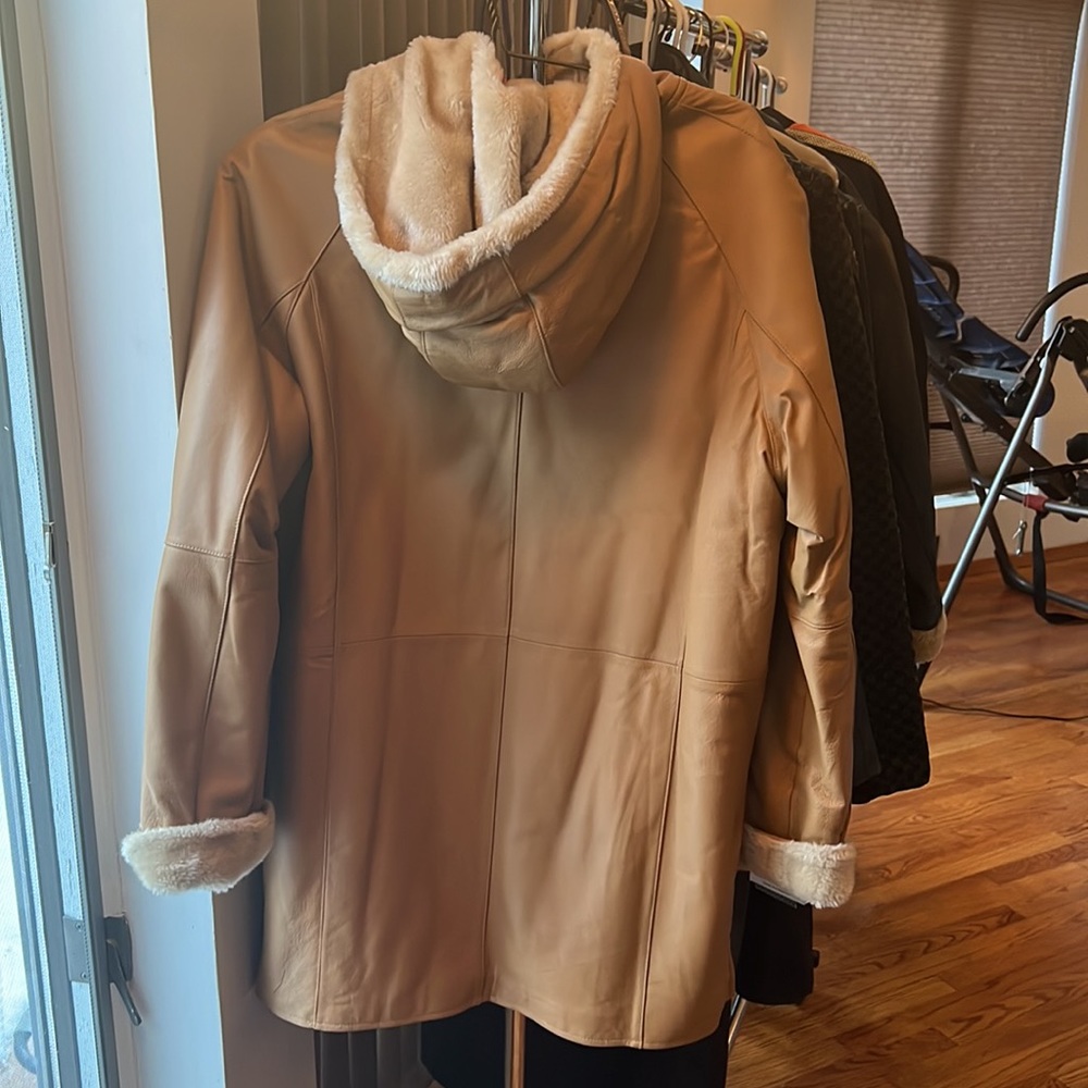 Leather jacket - Picture 3 of 7
